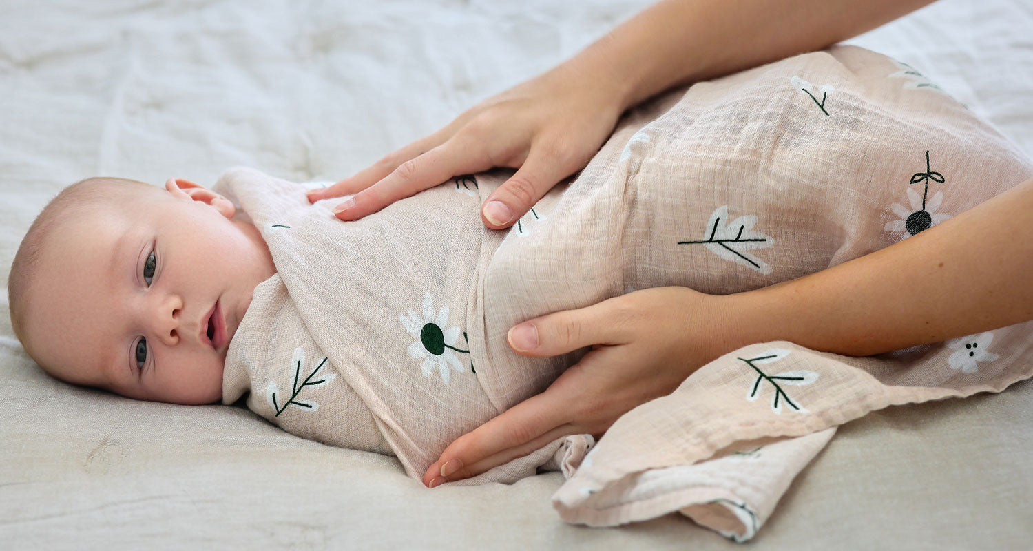 How to swaddle using muslin online blanket