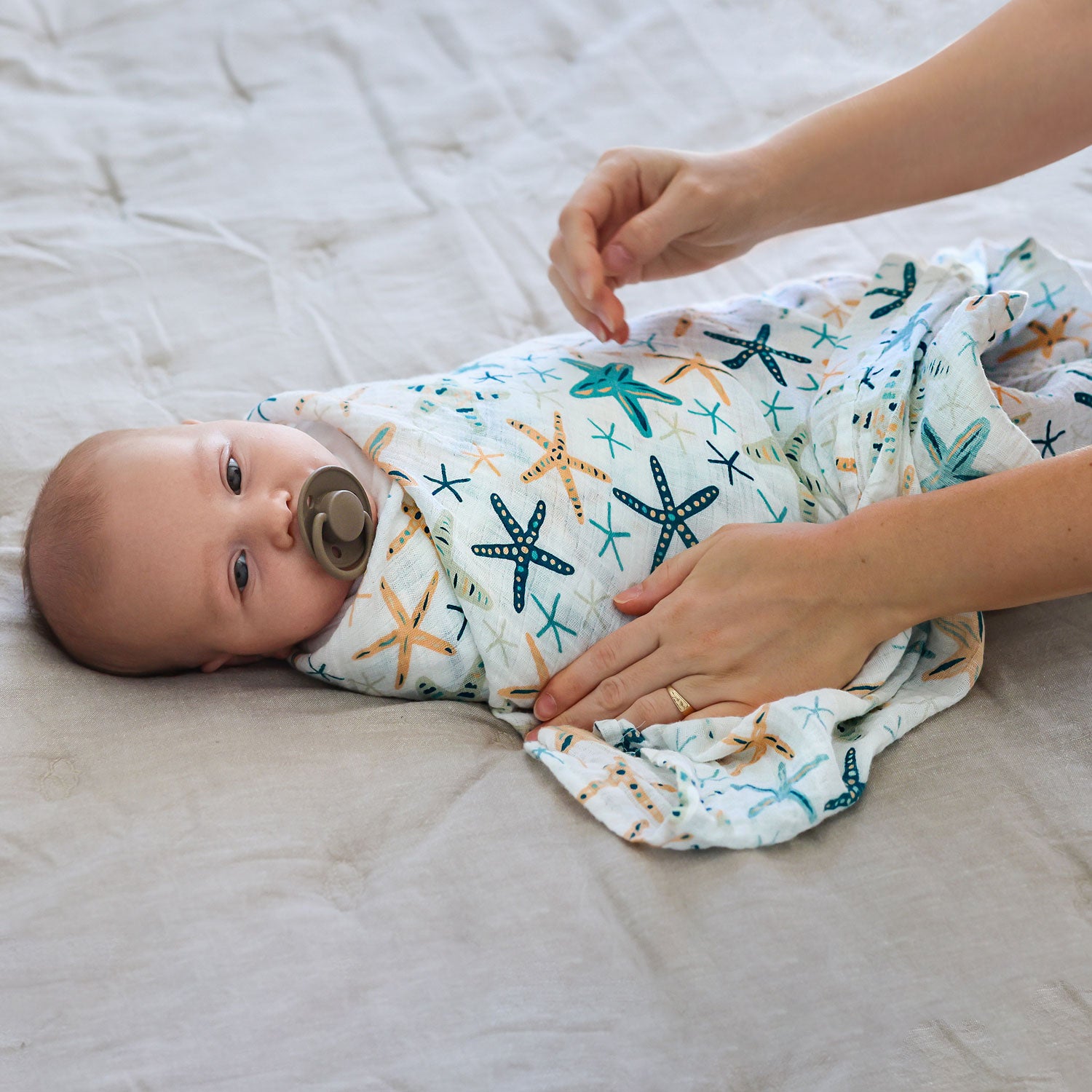 Swaddling store premature babies